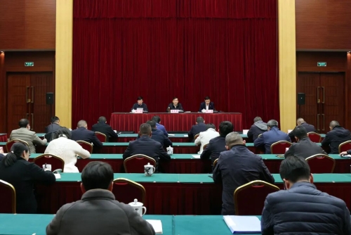 12月3日，昆明市召开城乡“两污”整治工作电视电话会